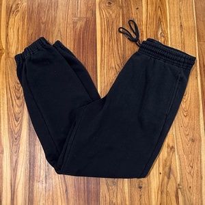 Uniqlo Black Jogger Sweatpants Size Medium